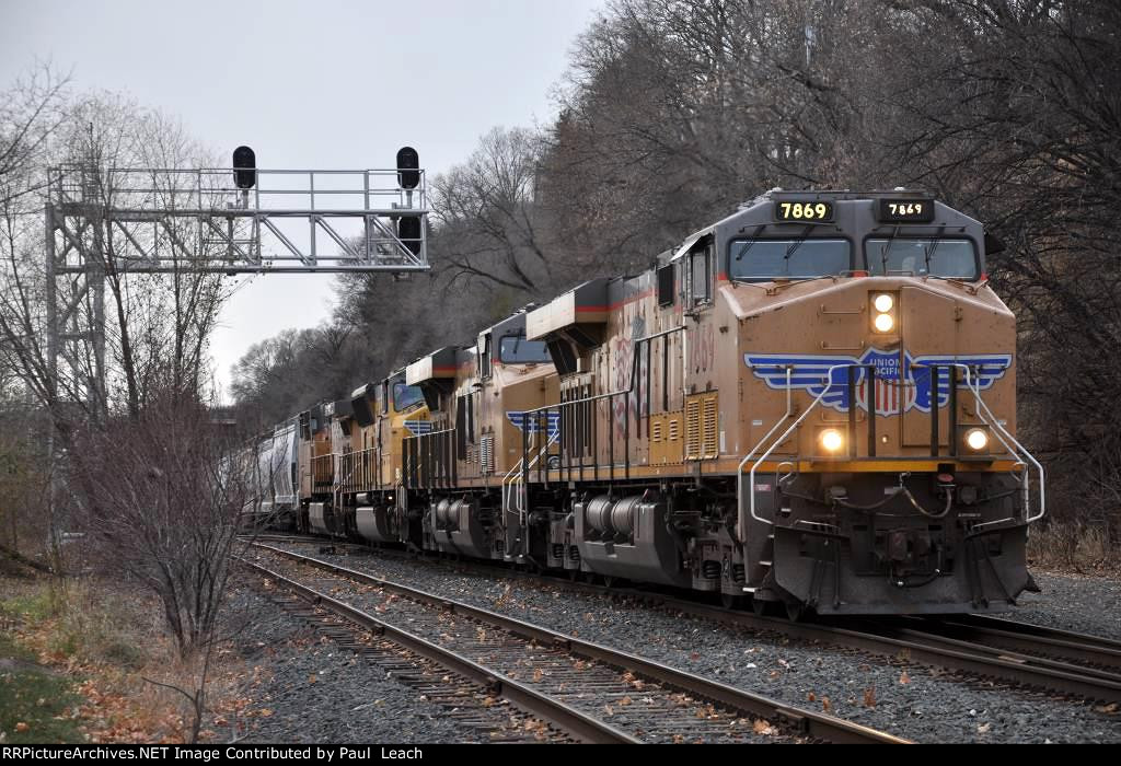 Manifest eases east approaching Chestnut